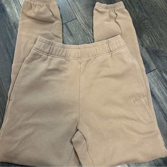 BuffBunny | Cloud Joggers - Picture 3 of 5